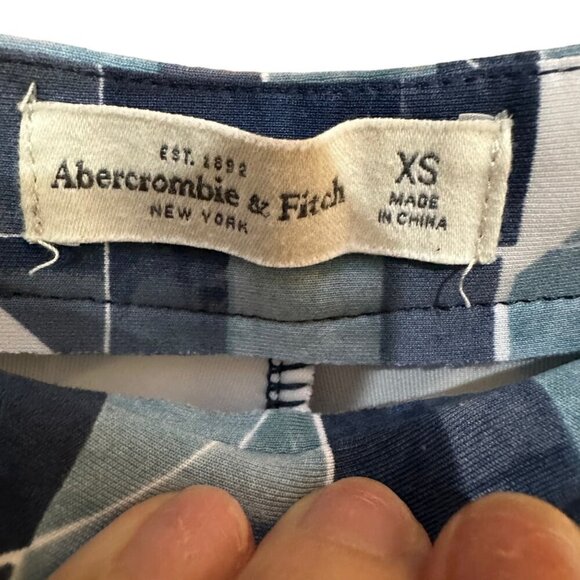 Abercrombie & Fitch Mini‎ Skort Blue Geometric Soft Shorts Festival Size XS - Picture 6 of 6